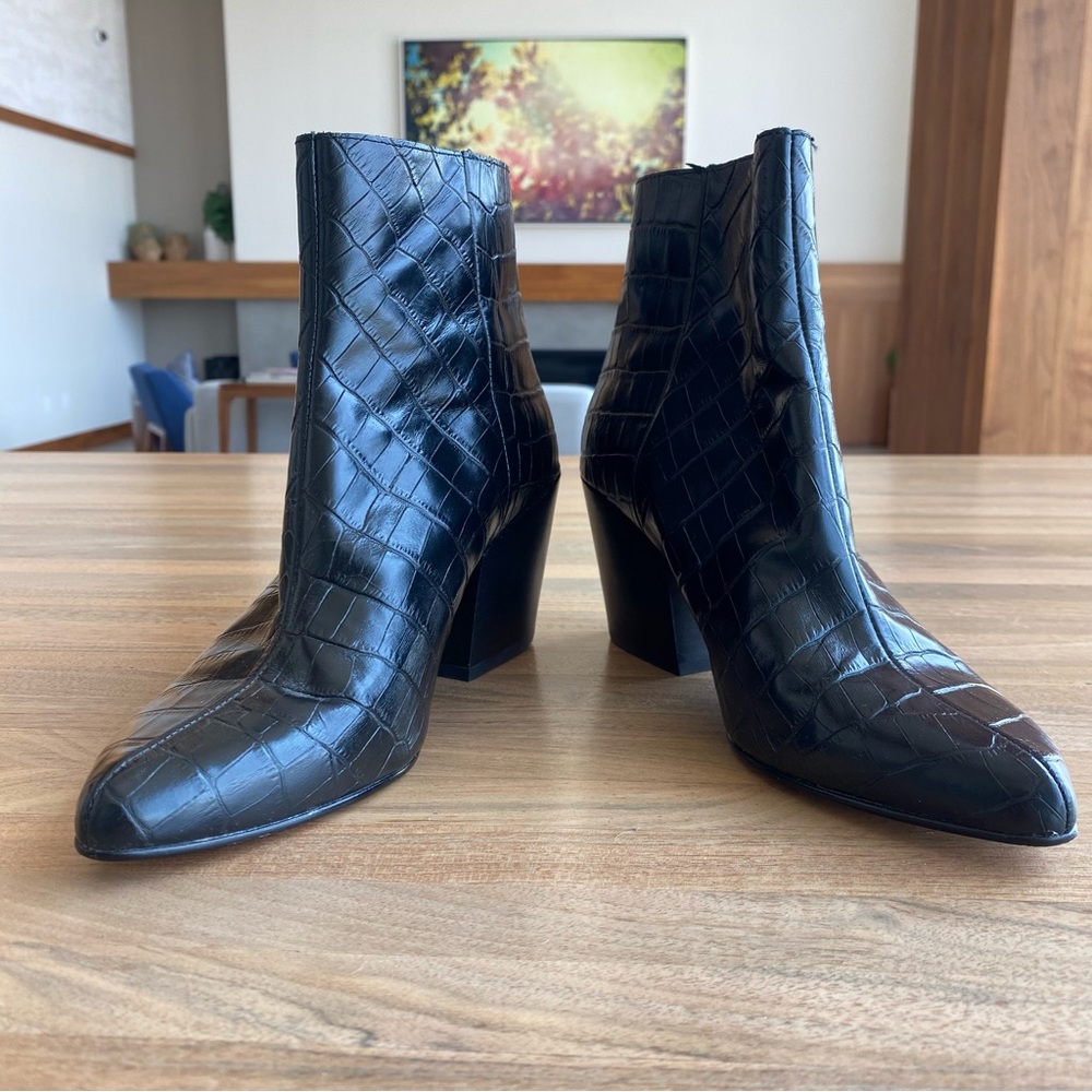 Dolce Vita Black heel boot, Size 7. Brand new still with stickers on bottom.